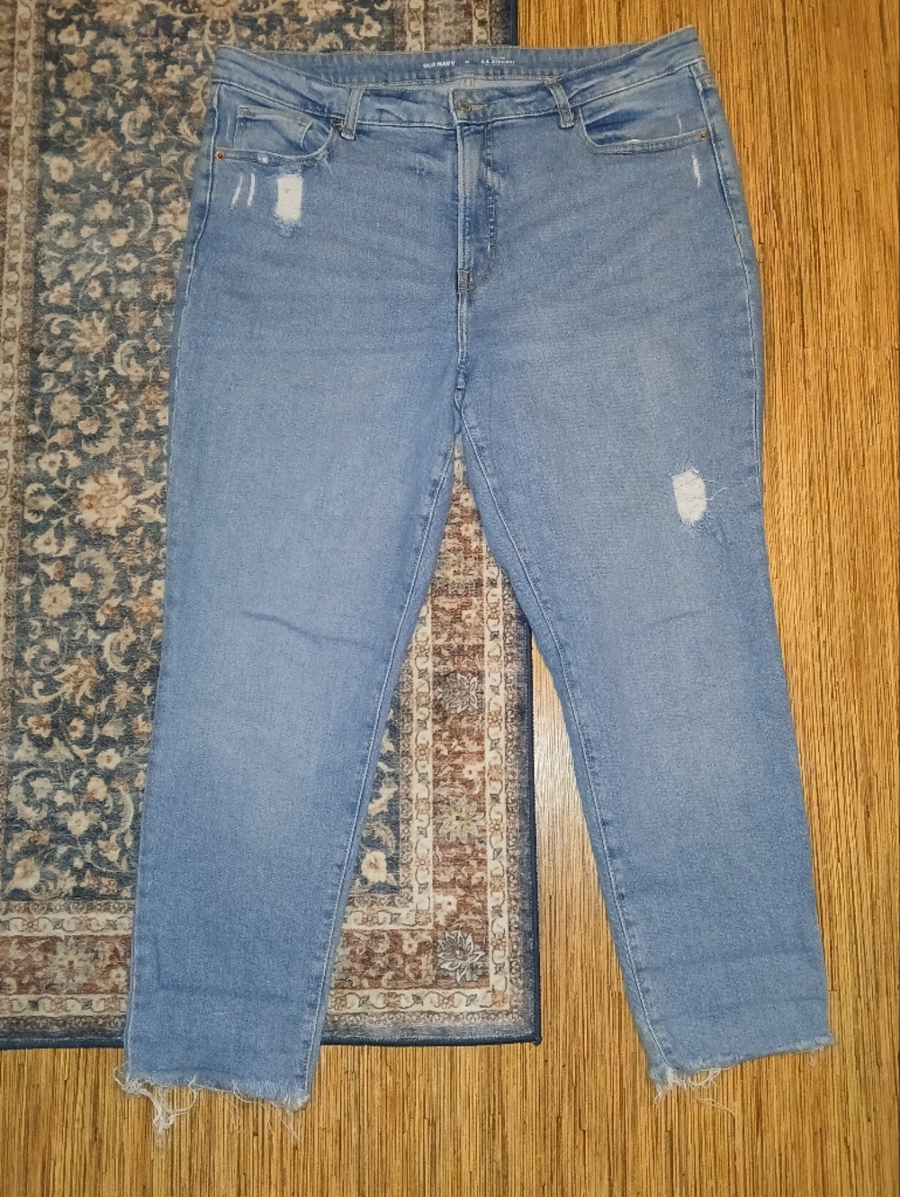Old Navy Light Blue Women's OG Straight Jeans with Distressed Knee